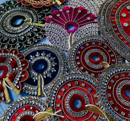 How to Choose the Perfect Poshak for Your Laddu Gopal - Vrindahaat
